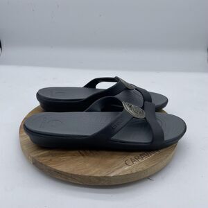 Crocs Sanrah Sandals Womens 8 Black Slide Shoes Comfort Silver Medallion